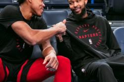 多伦多猛龙训练开放日;关键时刻复出首秀引欢呼;NBA常规赛在即;控场能力受关注的简单介绍